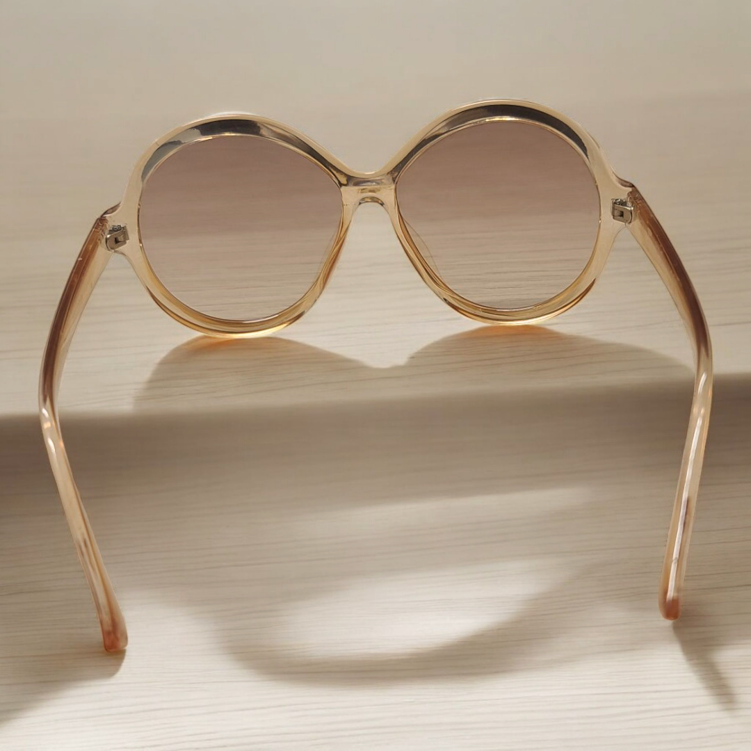 Oversized retro shades
